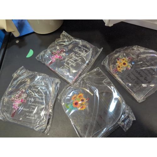 Pinkunn 4 Pcs Acrylic Christian Religious Gift for Women Inspirational Gift with Bible Verse Prayer Scripture Church for Friends Mom Birthday Gifts Keepsake Paperweight(Heart)