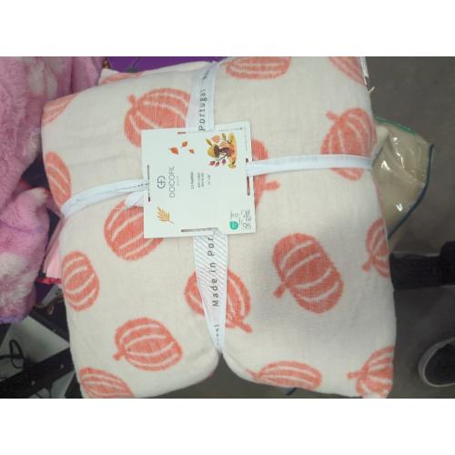 Docofil White 20 x 20 Pumpkin Cushions