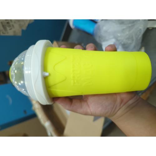 Shake The Smoothie Cup In Summer, Pinch The Cup Into The Ice Cup In The Summer, With Multiple Colors, Suitable For Everyone. yellow