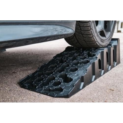 16K automotive maintenance ramps with chocks