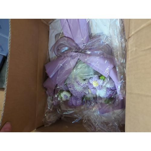 VAIPI Crochet Flower Bouquet Crochet Sunflower Bouquet Knitted Plush Bouquet with Gift Boxes Handmad Crochet Fake Flowers for Birthday Anniversary Graduation Gifts for Her Him Women Wife Grandma
