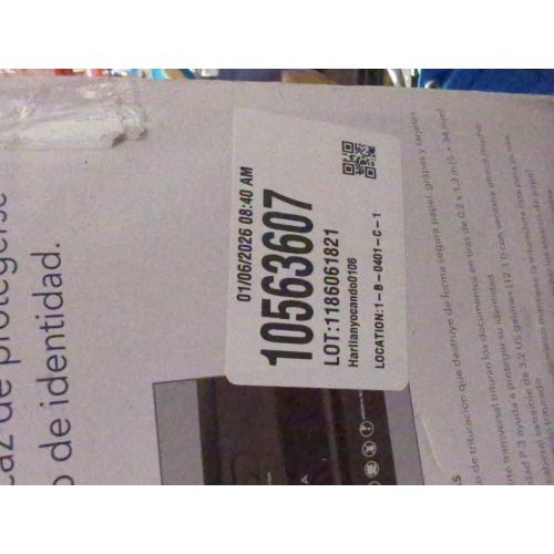 Insignia™ - 6-Sheet Crosscut Shredder - Black