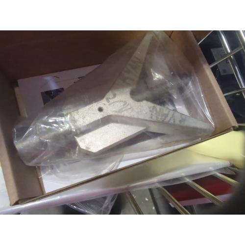 Pipe Center Finder, Pipefitter Tools w/Centering Head, Pipe Fitting Tools Center Finder Tool to Measure Pipe Diameter Over 0.5 and Up, 4 Y-Type Base Fitted with Adjustable Dial Bubble Protractor.