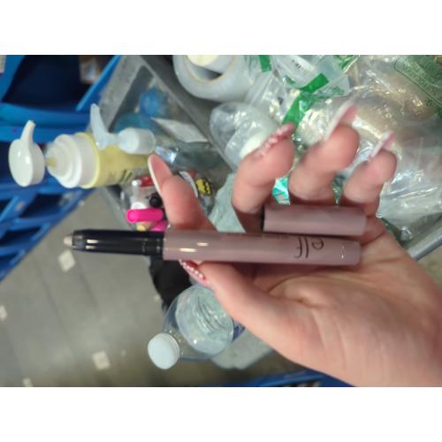 e.l.f. No Budge Shadow Stick, Longwear, Smudge-Proof Eyeshadow, Twist-up Design & Built-in Sharpener, Vegan & Cruelty-Free, Magnetic Pull
