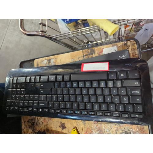 Microsoft Wireless Desktop. Wireless Keyboard and Mouse Combo. Snap-in USB Transciever.