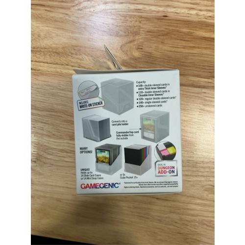 Bastion 100  XL White TCG Gamegenic