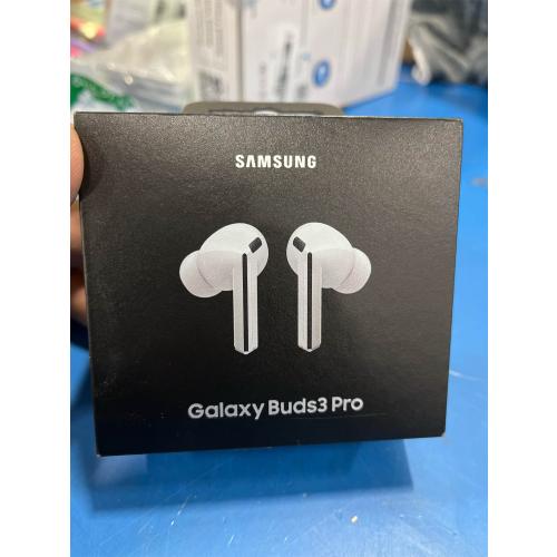 SAMSUNG Galaxy Buds 3 Pro AI True Wireless Bluetooth Earbuds, Noise Cancelling, Sound Optimization, Real-Time Interpreter, Redesigned Comfort Fit, White [US Version, Amazon Exclusive 2Yr Warranty]