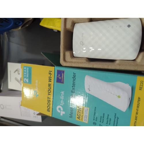 TP-Link Network RE200 AC750 WiFi Range Extender Dual Band 750Mbps with 802.11b/g/n Retail