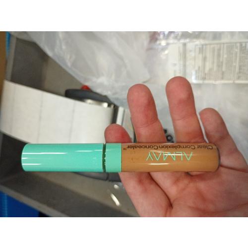 Almay Clear Complexion Concealer, 400, 0.3 fl oz | Full-coverage concealer treats acne and visibly evens skin tone over time. Instantly conceals breakouts. For acne-prone skin.