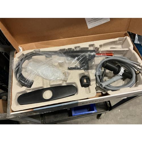 Haelyn Single-Handle Pull-Down Sprayer Kitchen Faucet with Reflex and Power Clean in Matte Black