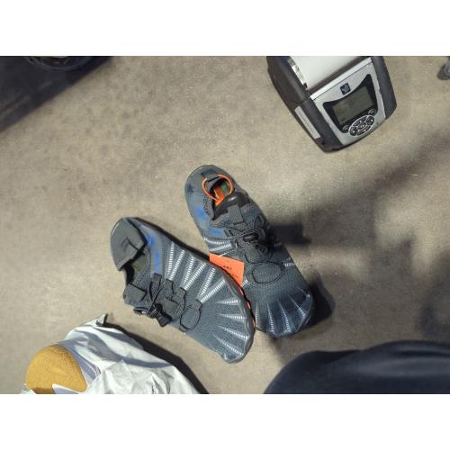 Size 7.5 Five-Finger Quick Dry Beach Shoes, for River Tracking, Swimming Shoes, Multifunctional Yoga Shoes