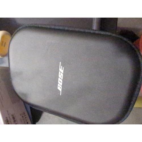 Bose QuietComfort Headphones, Bluetooth Over Ear Noise Cancelling Headphones, Blue