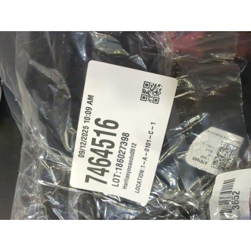 Size XL Boots or Bows Gender Reveal Decorations Auntie Loves You T-Shirt