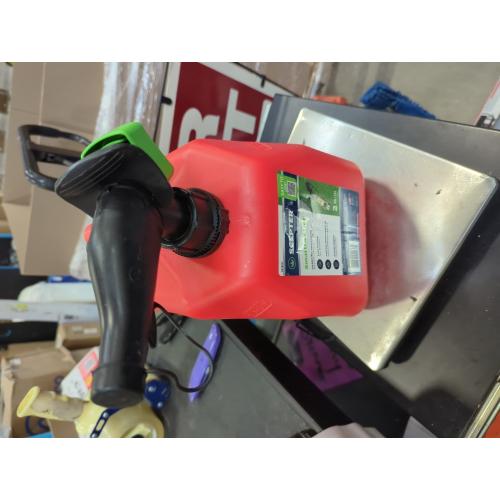 Scepter USA 2-Gallon Plastic Gasoline Can 2-gpm Manual
