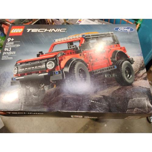 LEGO Technic Ford Bronco SUV Building Set Multi 943 pc
