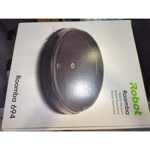 iRobot Roomba 694 Robot Vacuum-Wi-Fi Connectivity, Personalized Cleaning Recommendations, Works with Alexa, Good for Pet Hair, Carpets, Hard Floors, Self-Charging