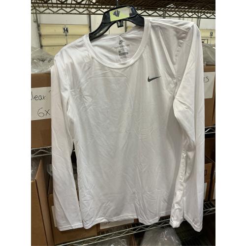 size L. Nike Women's Longsleeve Legend T
