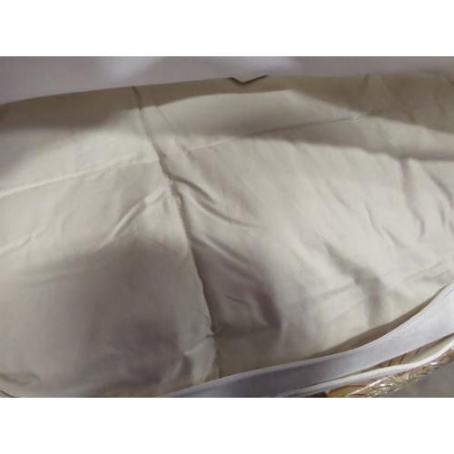 Size twin Color White All Season Cotton Down Comforter/Duvet Insert