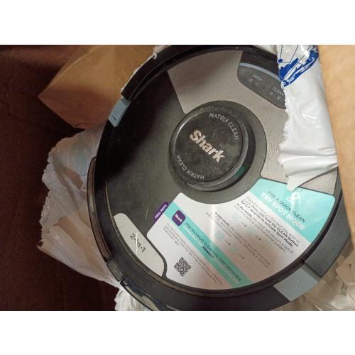 Shark Robot Vacuum & Mop Combo, Powerful Suction, Matrix Plus, 60-Day Debris Capacity, HEPA Bagless Self Empty Base, Sonic Mopping, Home Mapping for Pet Hair - Carpets & Hardfloor, AV2610WA