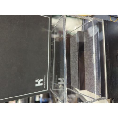 Holme & Hadfield Premium 6-Slot Sunglasses Organizer – Beautiful 360° Views – Handcrafted Wooden Sunglasses Display Case for Multiple Glasses – Luxurious Christmas Gift