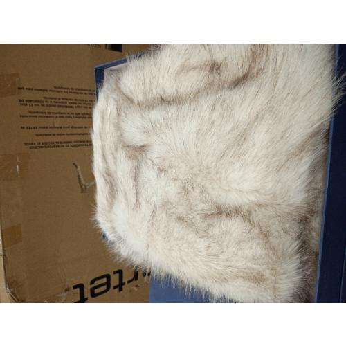 Touchat 1000GSM Faux Fur Throw Blanket, Super Thick Warm Cozy Heavy Blankets for Couch Bed Sofa, Plush Fuzzy Elegant Winter Reversible Mink Blanket for Living Room Bedroom 50''x60'', WhiteBrown
