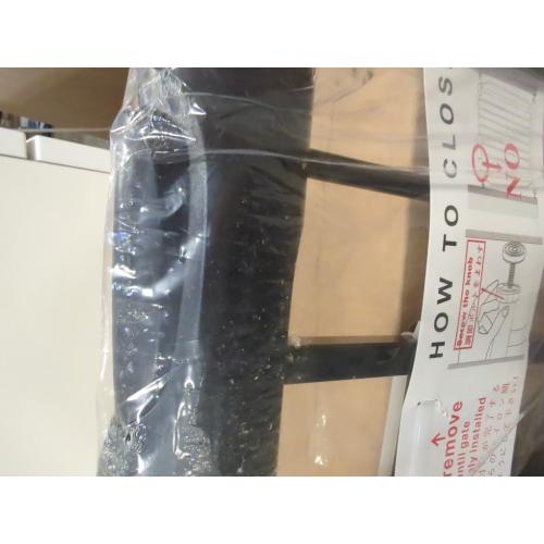 Safety 1st Easy Install 28'' Walk Thru Gate, Fits Between 29'' and 38'', Black, 1-Pack,(GA105CBLK)