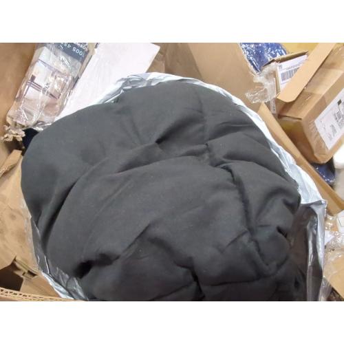 Size Large Color Black Comforter