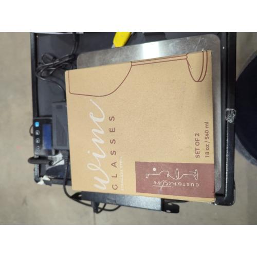 Gusto Nostro Stainless Steel Wine Glass - 18 oz Unbreakable Gold Wine Glasses for Travel, Camping and Pool - Fancy, Unique and Cute Portable Metal Wine Glass for Outdoor Events, Picnics (Set of 2)