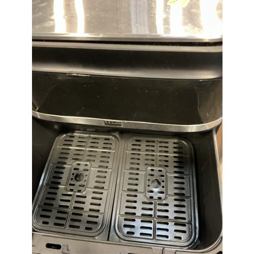 Stainless Steel 9-qt. TriZone Touchscreen Air Fryer with Dual Flex Basket by bella PRO