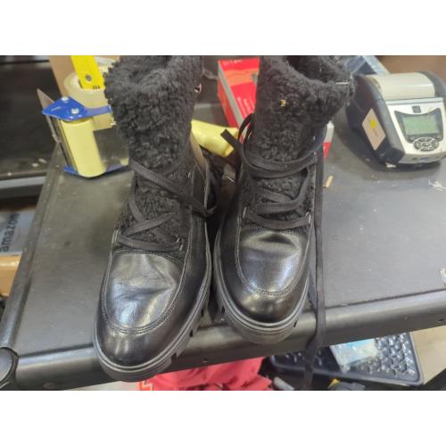 Size 7 Color Black Fur Lined boots