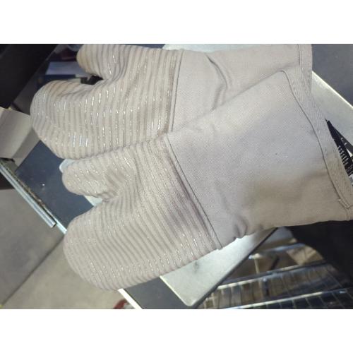 All-Clad Premium Silicone Oven Mitt: Heat Resistant to 500 Degrees - 100% Cotton & Silicone, 14x7 Pot Holder for Kitchen and Barbeque, (2-Pack), Titanium Gray