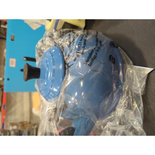 Le Creuset 1.7 Quart Enamel on Steel Whistling Tea Kettle - Blue - 1.7 Quart