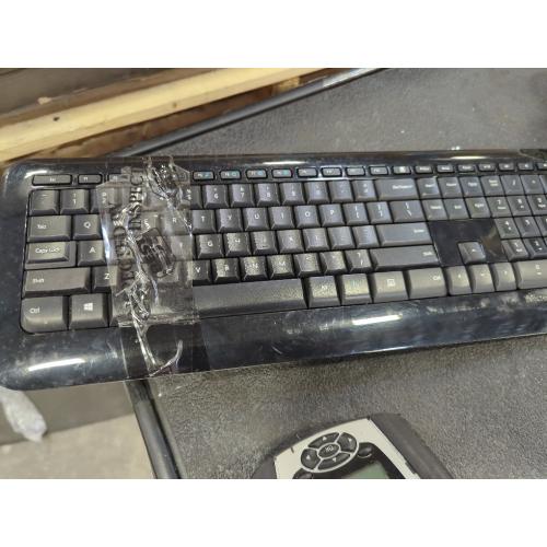 Microsoft Wireless Desktop 850 with AES ) - Black. Wireless Keyboard and Mouse Combo. Snap-In USB Transciever. Right/Left Hand Use Mouse