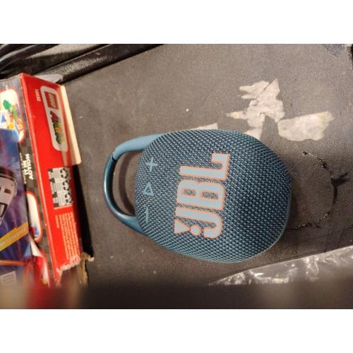JBL Clip 5 - Ultra-Portable, Waterproof & Dustproof Bluetooth Speaker, Big JBL Pro Sound with Punchy bass, Integrated Carabiner, Up to 12 Hours of Play, Made in Part with Recycled Materials (Blue)