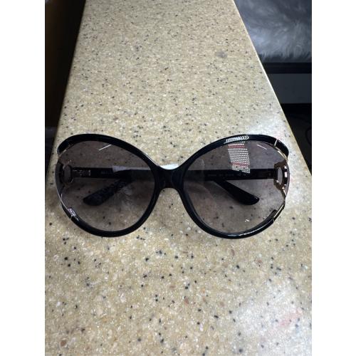 Salvatore Ferragamo SF600S 001 Women's Black Frame Sunglasses ( no case, no scratches)