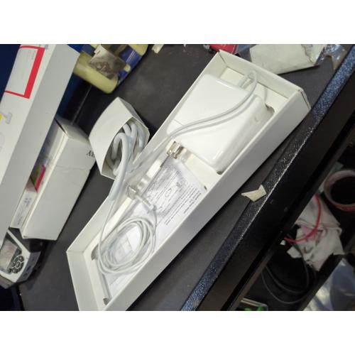 Apple 85W MagSafe Power Adapter for 15- and 17-inch MacBook Pro