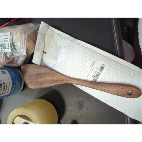 Wooden Spatula Nonstick Turner Acacia Wood, Right Long Handle Flat Frying Spatulas Handmade for Mother Wife Grandma Her Kitchen Gift, Ideal Cookware Utensils for Cooking Eggs, Fish, Pancakes