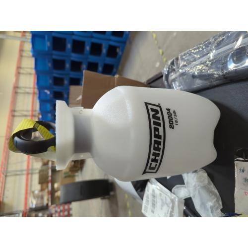 Chapin 20004 Made in USA 1 -Gallon Lawn and Garden Pump Pressured Sprayer, for Spraying Plants, Garden Watering, Weeds and Pests