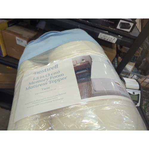 Size twin Nestwell 1.5-Inch Memory Foam Twin Mattress Topper in Neutral