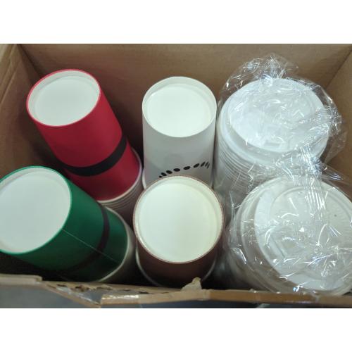 Dandat 16 oz  Christmas Coffee Paper Cups with Lids Disposable Christmas Paper Cups for Hot Cocoa Tea Beverage Holiday Xmas Party Supplies