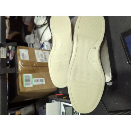 Guess Men's Quido Loafer (size 10.5)