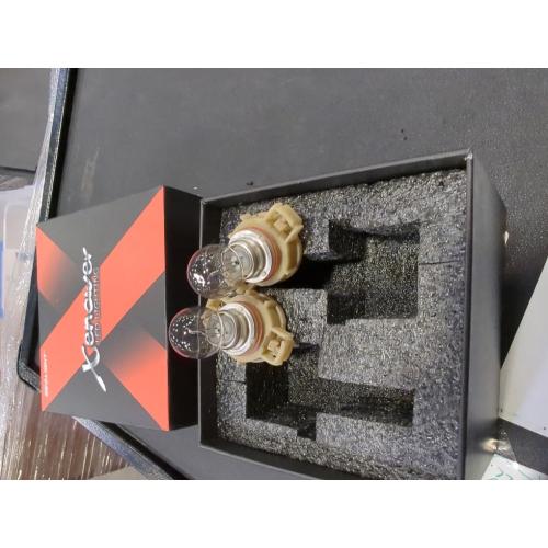 2 PCS PS24W Car Fog Light Bulbs, 12V Halogen Turn Signal Brake Light Reversing Light Bulbs, Car Modification Replacement Parts, Universal for Most Cars, Trucks, SUVs (White)