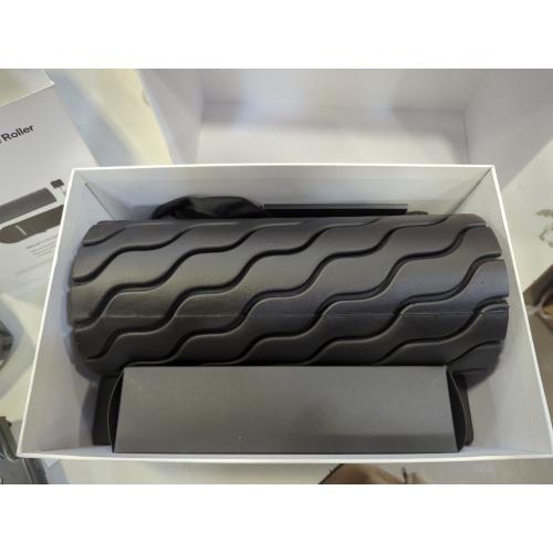 Black Therabody - Theragun Wave Roller Vibration Massage Device