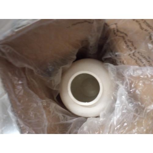 Ceramic Vase Matte White with a Rustic Texture, Flower Modern Trendy Minimalist Utensil Holder Farmhouse Round Vintage vase Bookshelf Dining Table Coffee Table Decor, Size 7 (18cm) 1 Pack