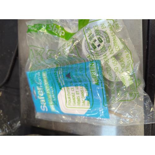 Safer Home Indoor Plug-In Fly Trap - SH502 - Effective Fruit Fly Traps for Indoors, Gnat Traps for House Indoor, 400 Sq Ft Protection - Style: 1 Device   2 Glue Cards