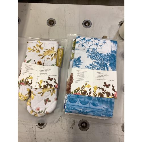 Kitchen set apron towel, and mitts