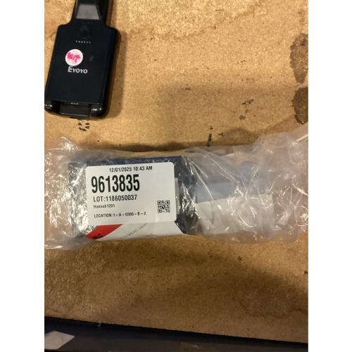 Wyze Cam V4 Plug-in Indoor and Outdoor Smart-Enabled Security Camera