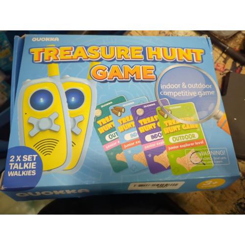 QUOKKA Scavenger Hunt for Kids Ages 4-8 - Treasure Hunting Outdoor Games for Kids 8-12 - 2 Walkie Talkies 2 Bags - 200 Outdoor & Indoor Cards - 3 Bracelets