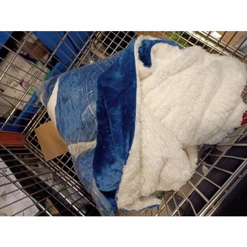 KAWAHOME Sherpa Fleece  Blanket for Bed - Extra Warm and Heavy Thick Blankets for Winter, Super Soft 500GSM Plush Blanket, Navy Blue