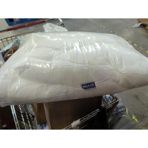 MIULEE Throw Pillows Inserts, Pack of 2 18x18 Inch 100% Virgin Fiber Filling Bed Couch Pillows